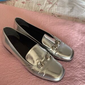 Gucci silver shoes size 40